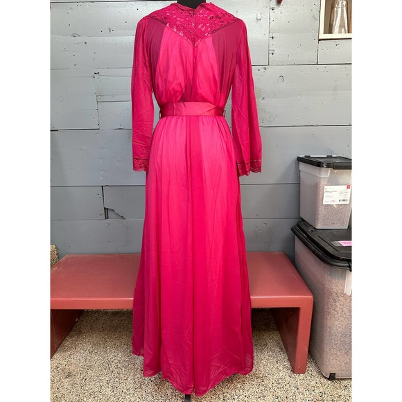 2 Vintage nightgown sets - Picture 3 of 16